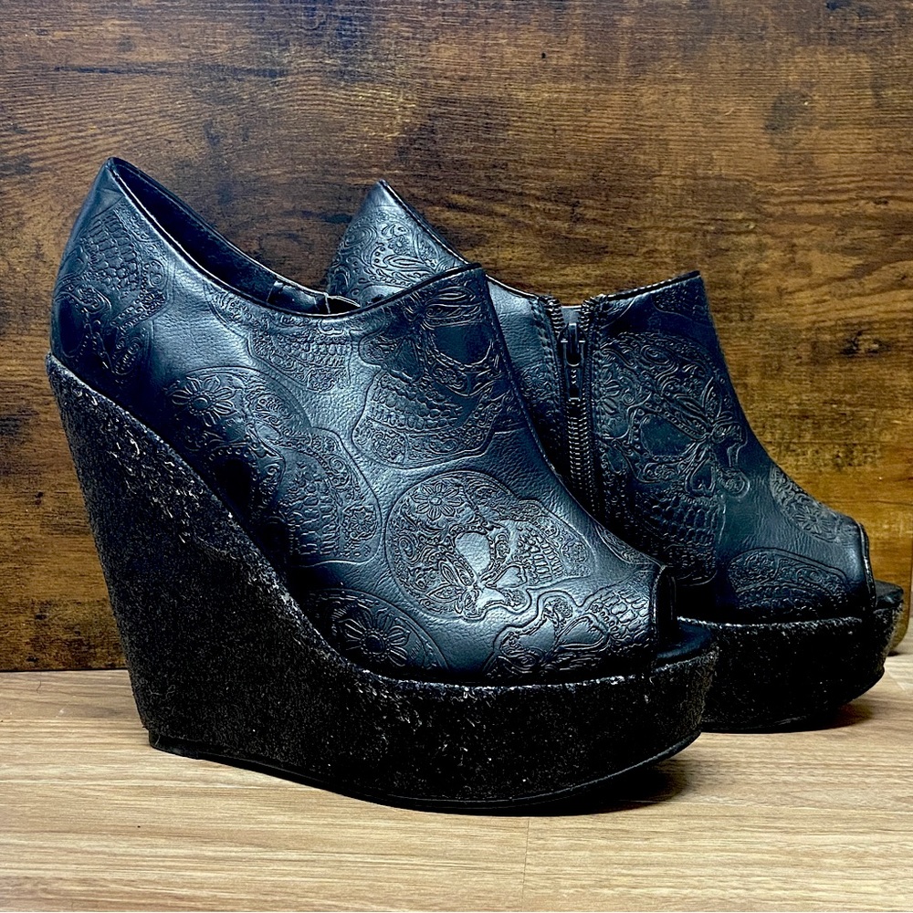 Iron Fist Skull Glitter Wedges